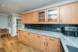 BREAKFAST KITCHEN- click for photo gallery